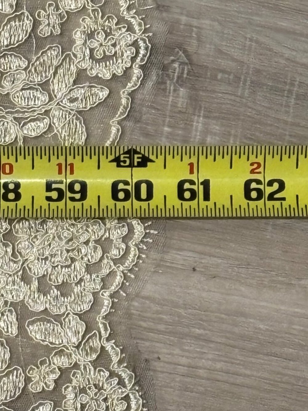 Vintage Champagne Lace Tablecloth 60 x 115 Floral Embroidered Tulle Overlay - Picture 7 of 10